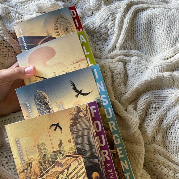 The “Divergent” series by Veronica Roth - Picture 2 of 3